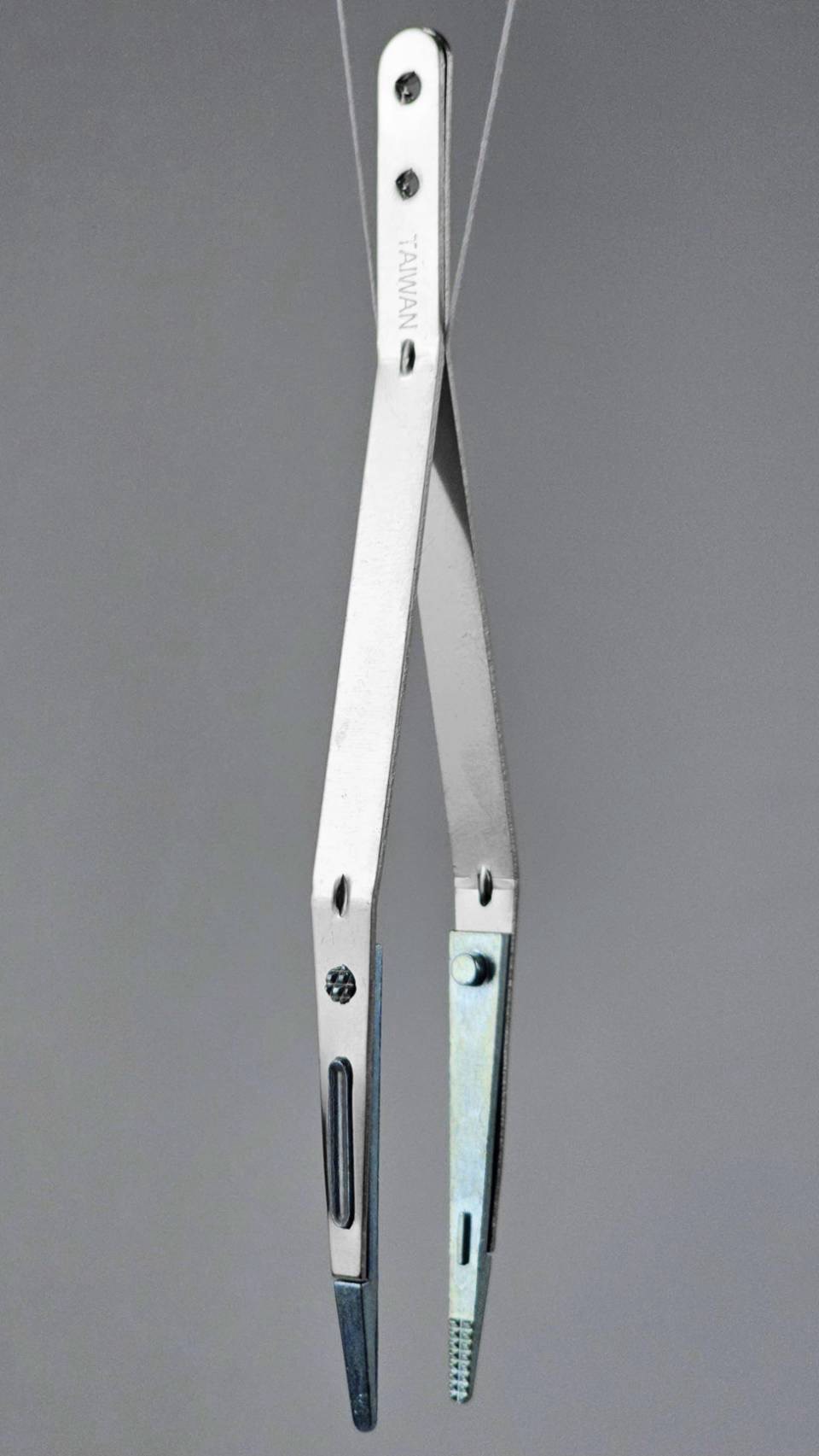 Insert Forceps, Metal with Zinc Teeth 5